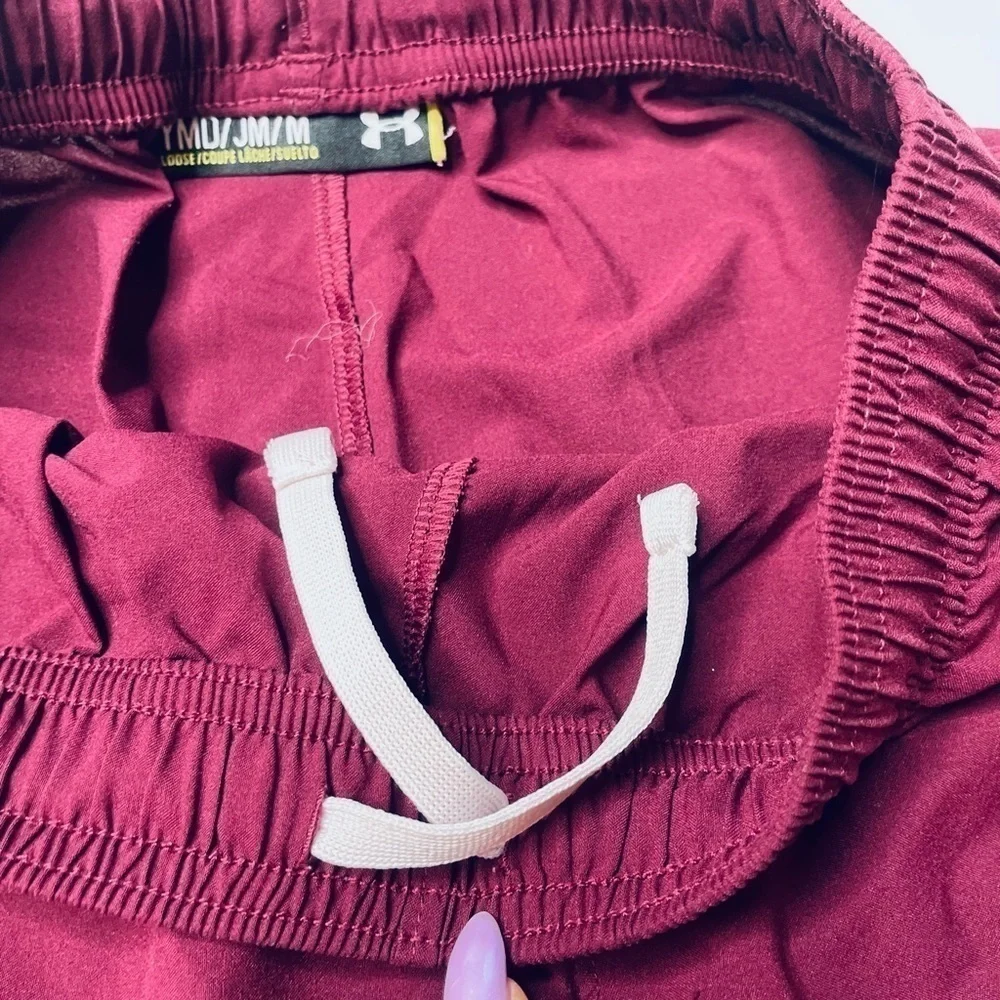 Under Armour Kid’s Burgundy Red Loose Fit Elastic Waist Athletic Shorts Size YMD